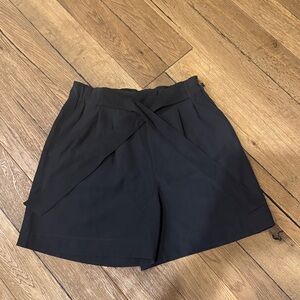 Black High-Waisted Shorts lululemon with tie waist and elastic